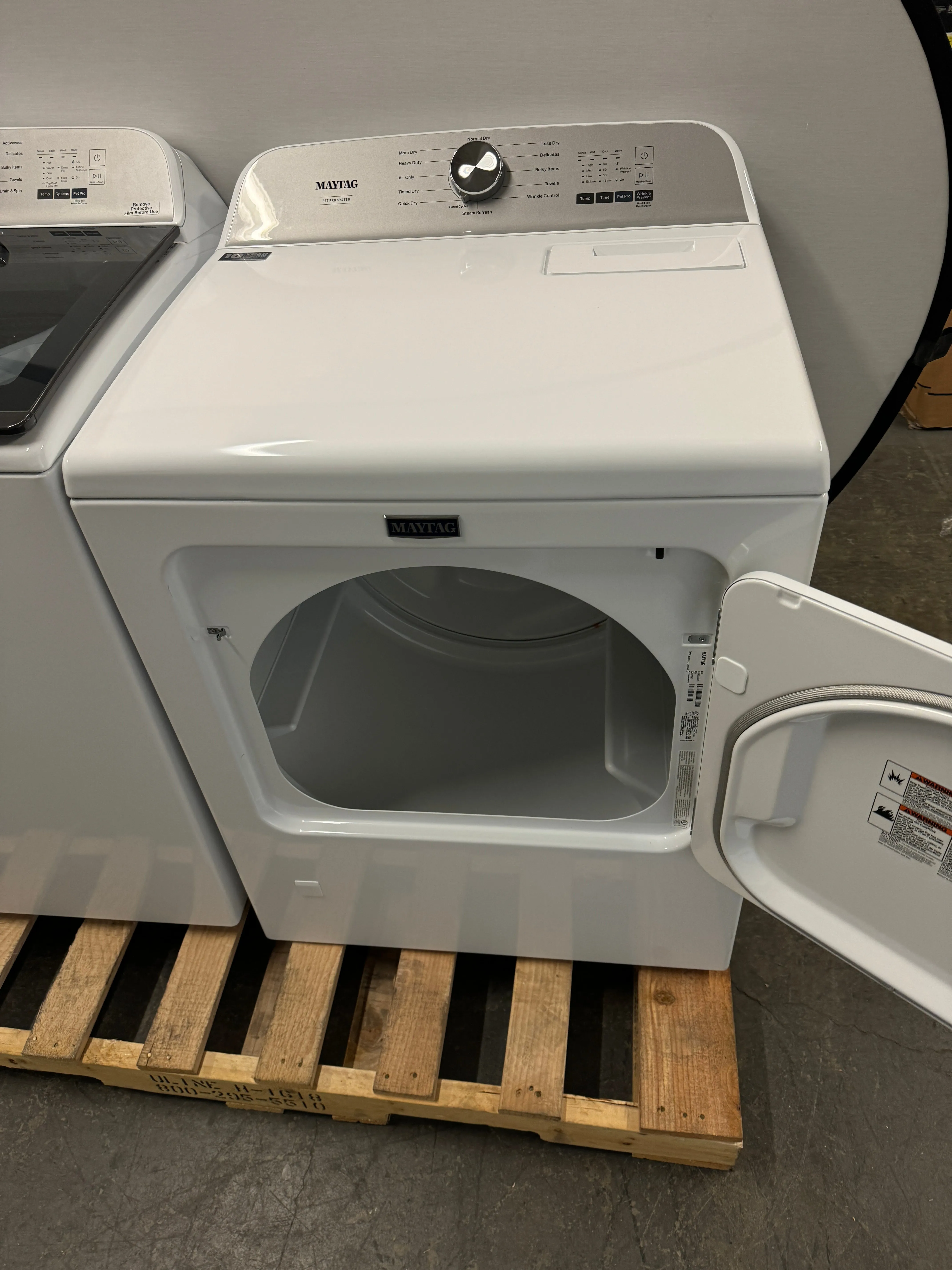 Maytag MGD6500MW 29 Inch Gas Dryer with 7.0 Cu. Ft. Capacity: White   Maytag MVW6500MW 28 Inch Pet Pro Top Load Washer with 4.7 Cu. Ft. Capacity: White